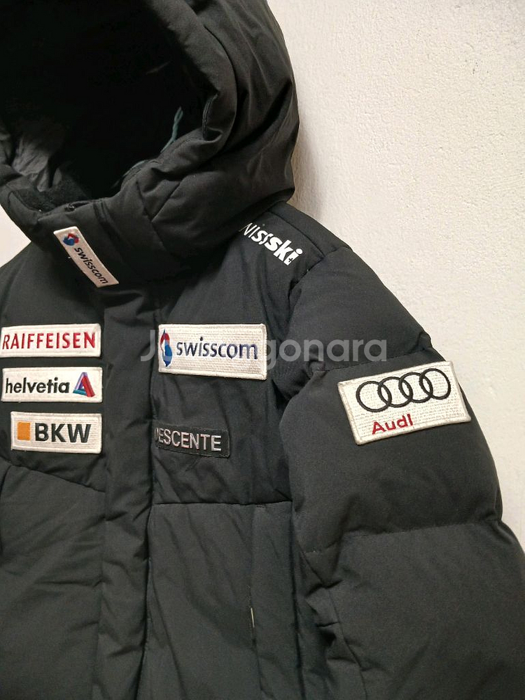 데상트 키즈 아우디 스키복 패딩 다운점퍼 사이즈 140--1