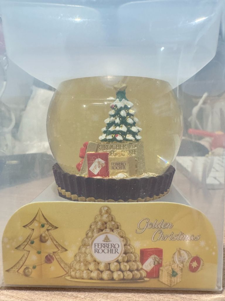 페레로로쉐 스노우볼 이미지