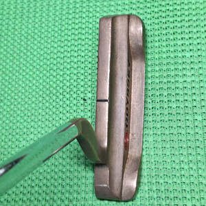 오딧세이 스완형 황동 퍼터 이미지