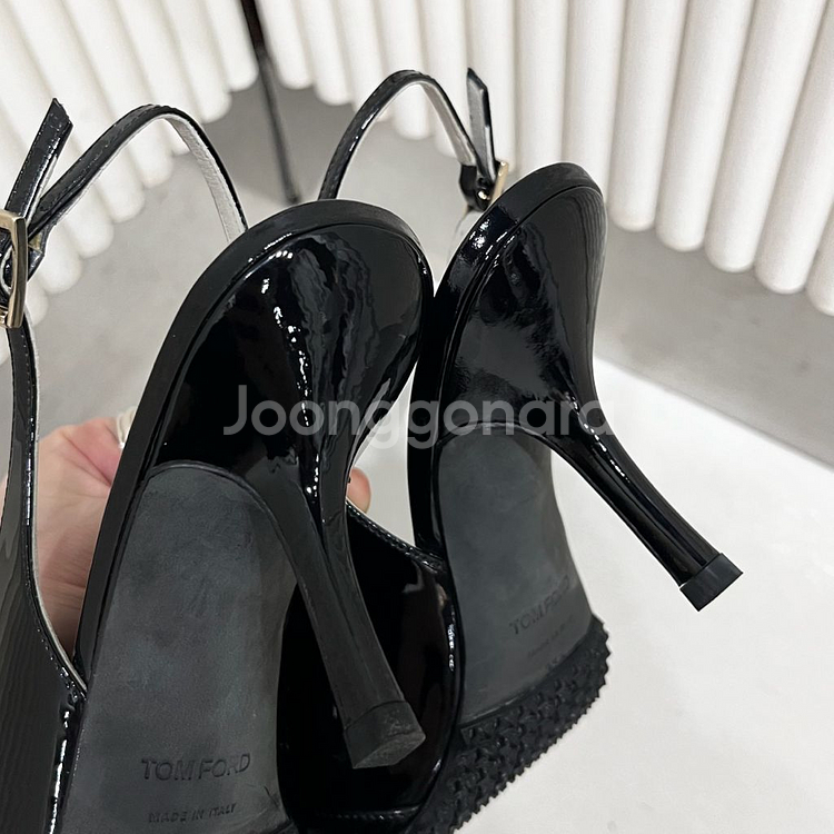 [35.5(225)] 톰포드 슬링백 힐 블랙--6