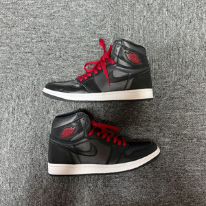 [정품/새상품] 나이키 에어 조던1 레트로 하이 OG 블랙 새틴 짐 레드