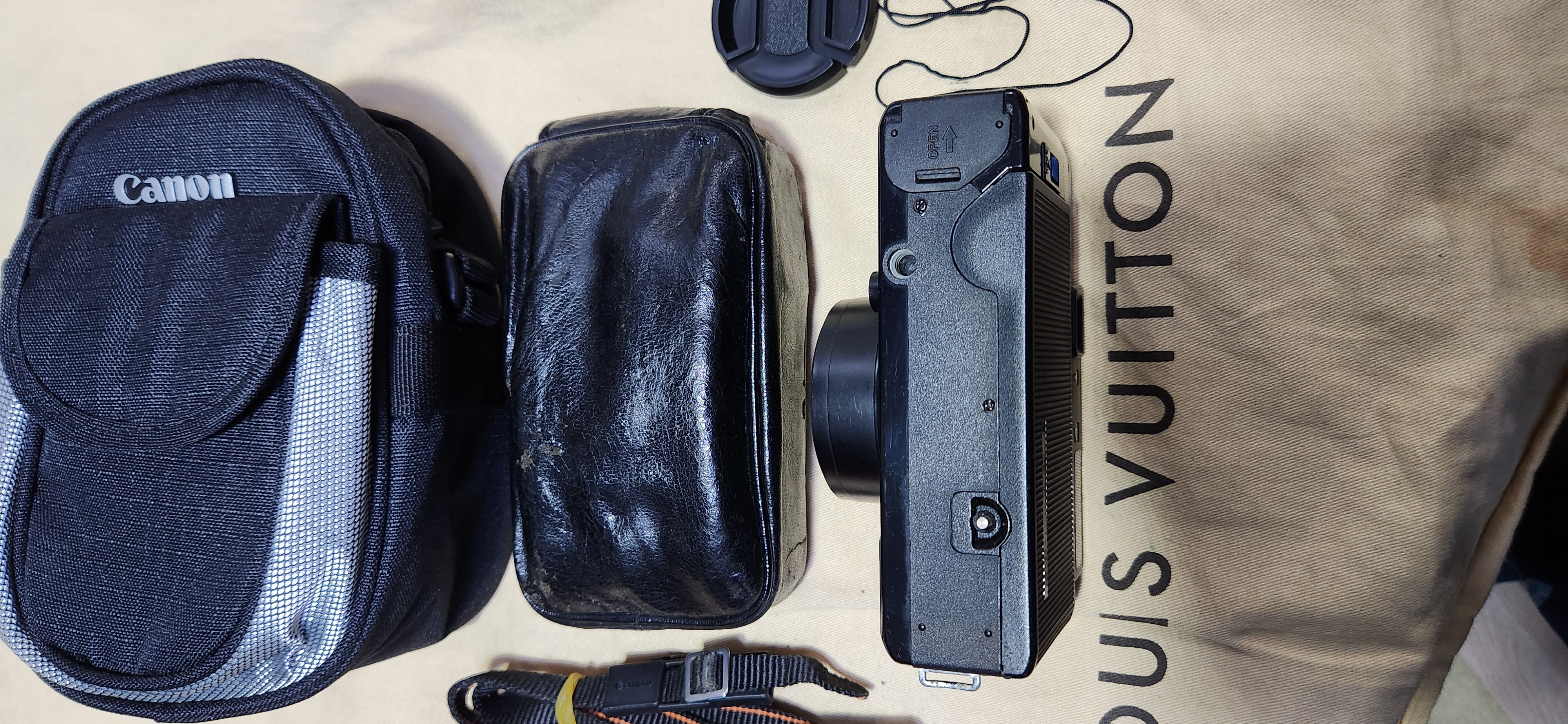 캐논af35m(a급), aa2개기능정상, 캐논렌즈38/2.5, 케이스, 캐논카메라가방.--3