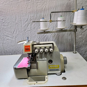 공업용 미싱 시루바 747k 니혼오버록 이미지