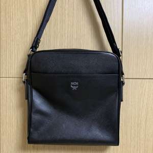 엠씨엠(MCM) 어반스타일러 크로스백