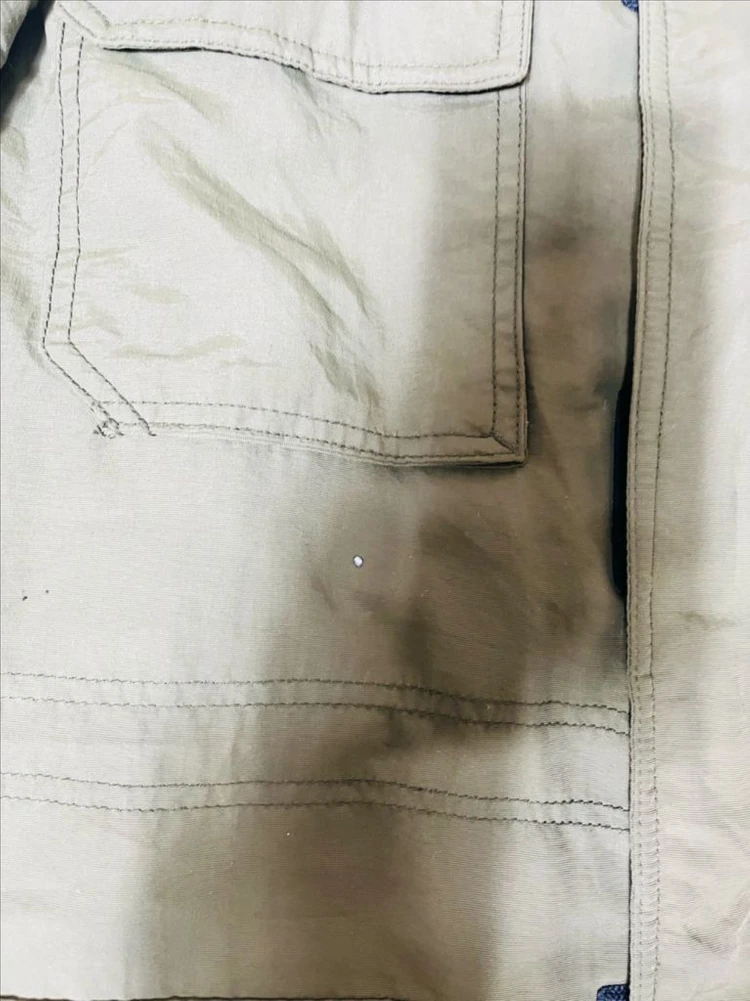 카키색 야상 스타일 패딩 점퍼 이미지