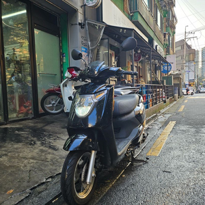 22년식 엠보이125 마실용 중고 오토바이