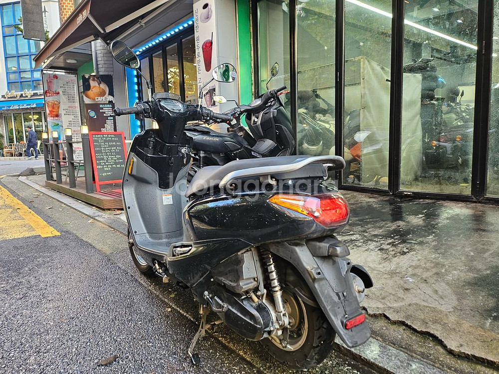 22년식 엠보이125 마실용 중고 오토바이--2