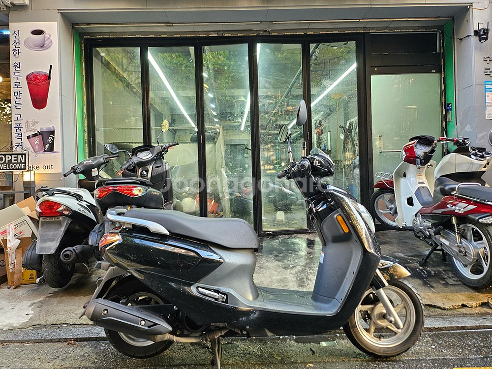 22년식 엠보이125 마실용 중고 오토바이--4