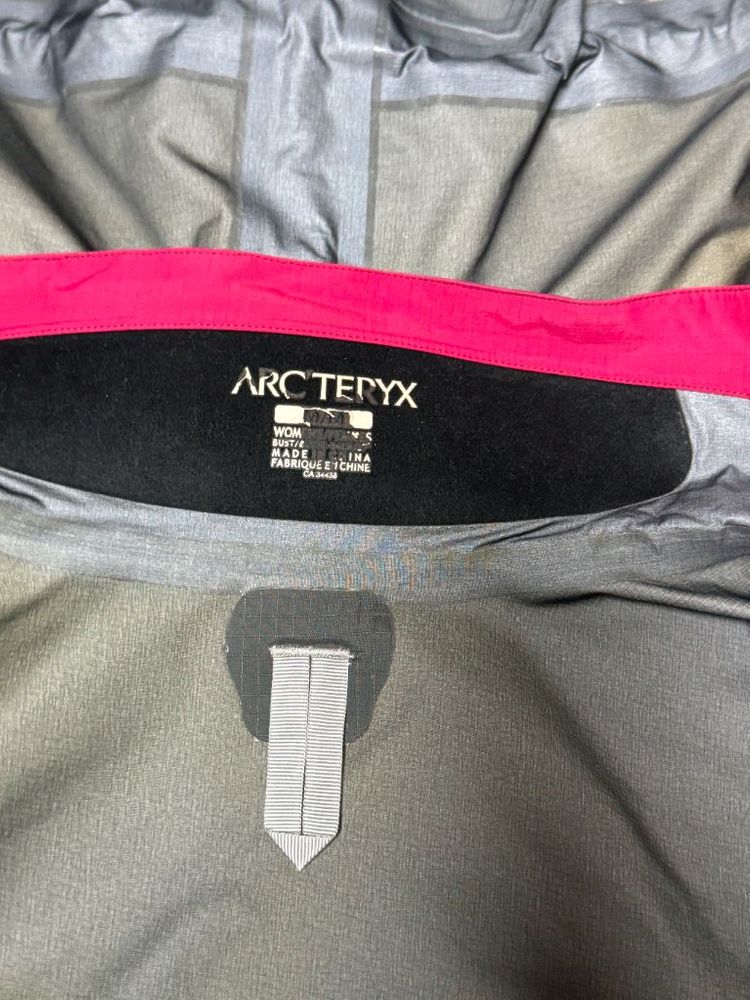 아크테릭스 고어택스 바람막이 후드 자켓 이미지