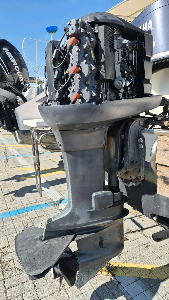 1500마력 선외기 엔진 이미지