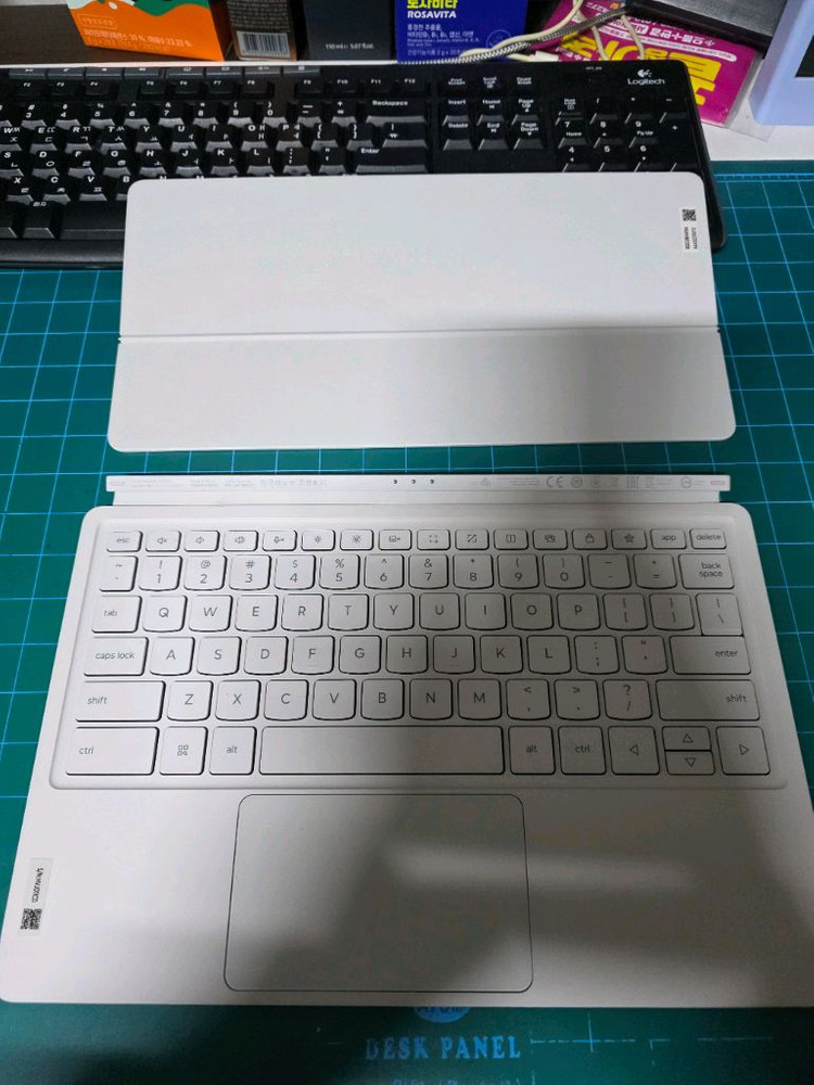 요가패드프로 12.7 정품 키보드케이스 팝니다--1