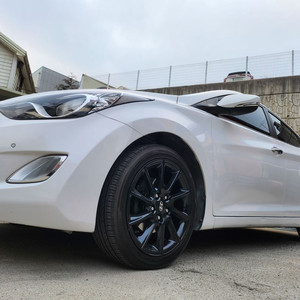 더뉴 아반떼MD 17인치 튜익스 블랙휠 순정휠 중고휠 팝니다 이미지