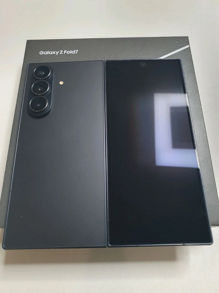 갤럭시 Z 폴드7 올갈이256GB 스페이스블랙 유심기변. 팔아요 이미지
