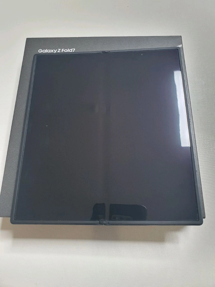 갤럭시 Z 폴드7 올갈이256GB 스페이스블랙 유심기변. 팔아요 이미지