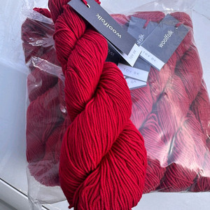 뜨개실 판매합니다