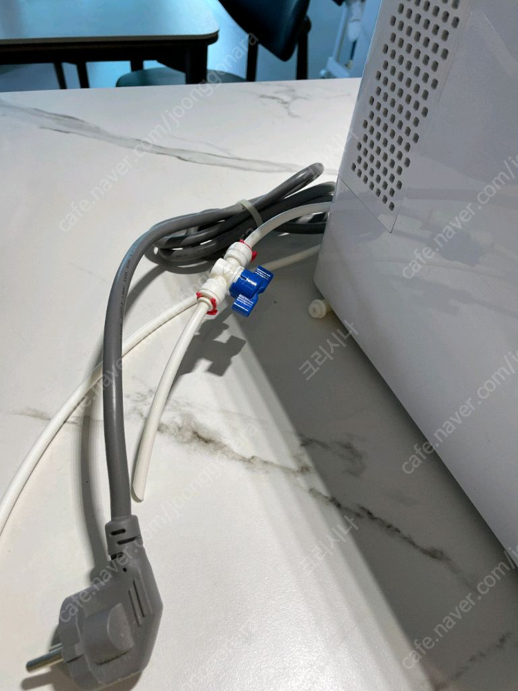 온수 정수기 이미지