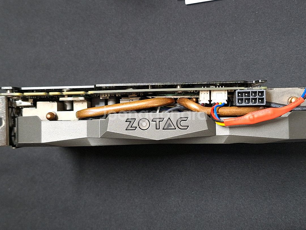 ZOTAC AMP BOX Mini 지포스 GTX1070 Ti--3