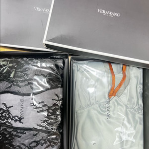 베라왕 슬립원피스, 레이스 로브가운