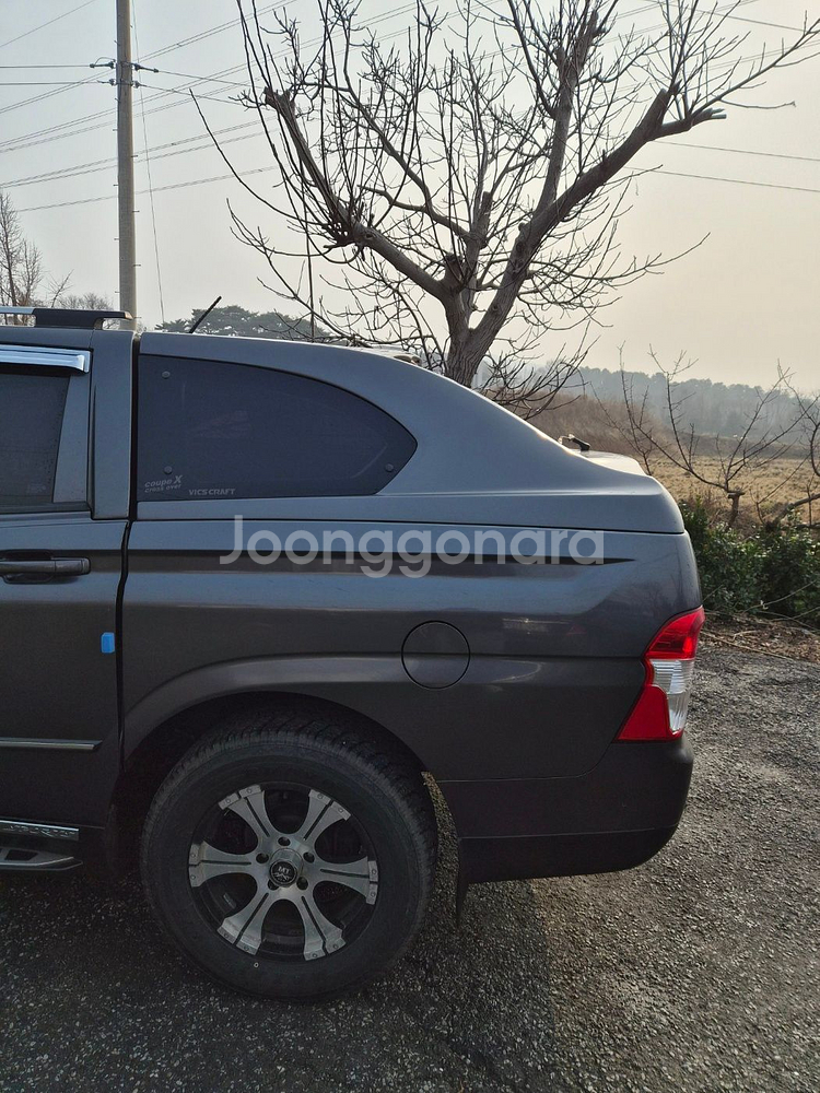 더뉴코란도스포츠 하드탑 팝니다.--1