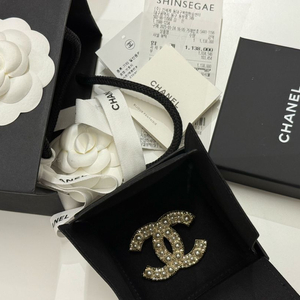 샤넬 브로치 [1회 착용]