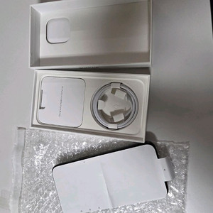 아이폰15프로맥스 256 블랙티타늄 리퍼새상품팝니다