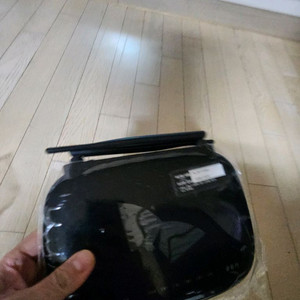 skb 비닐도 제거 안햔 skb 와이파이 기가공유기 2.4/5g 4포트 팝니다