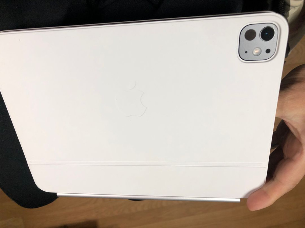 새제품급 아이패드 프로 11인치 M4 512GB, 정품매직키보드 가격인하 이미지