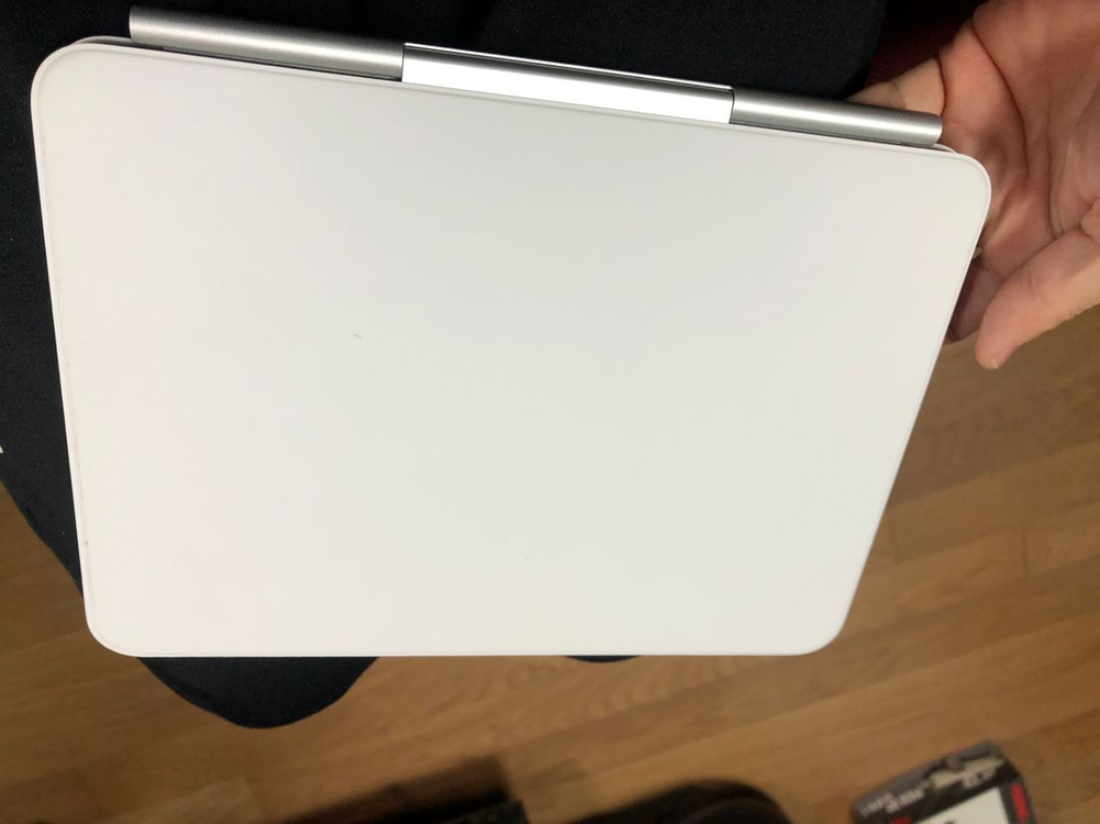 새제품급 아이패드 프로 11인치 M4 512GB, 정품매직키보드 가격인하 이미지