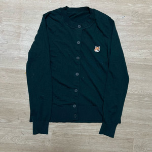 메종키츠네 자수 헤드 로고 라운드넥 울 가디건 [다크그린] M/95