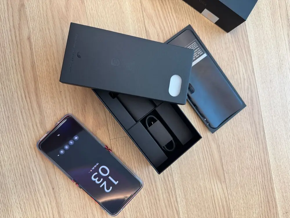 모토로라 Razr 40 Ultra 레드 S급 - 안심되는 중고거래