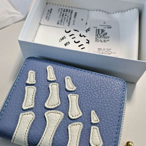 캐피탈 미니 지갑 라벤더