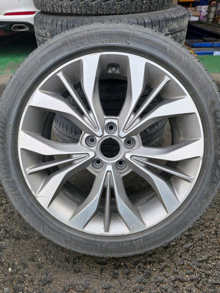 lf 소나타 18인치 순정 알로이 휠타이어 세트 이미지