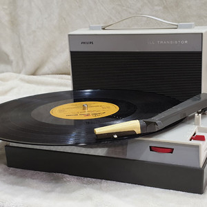 사운드 좋은 빈티지 PHILIPS 포터블 전축
