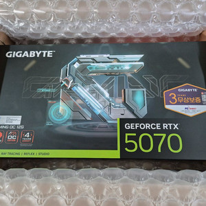 GIGABYTE RTX 5070 GAMING OC D7 12GB 팝니다.