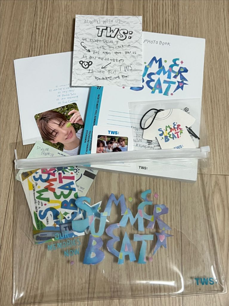 투어스 도훈 싸인 폴라로이드(2집앨범 덤으로 걍 드림) 이미지