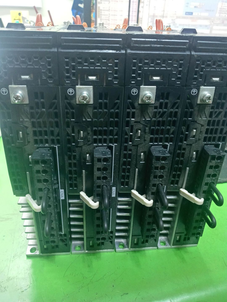 옴론 서보드라이브 ( 200W ,100W ) 판매합니다. 이미지