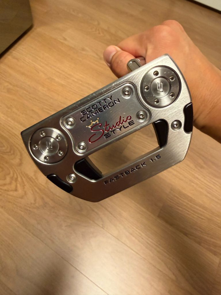 2025 스카티카메론 스튜디오스타일 패스트백 퍼터 34인치 판매합니다.--2