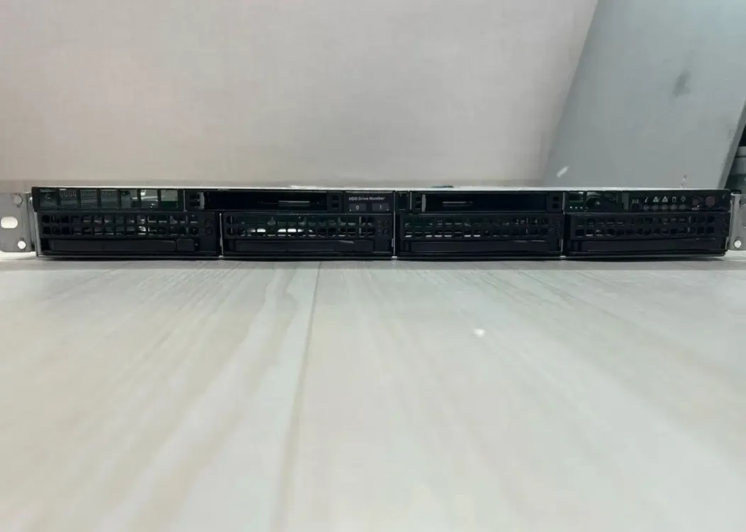 슈퍼마이크로 스케일러블 베어본 3.5 4bay 1U 서버 - 안심되는 중고거래