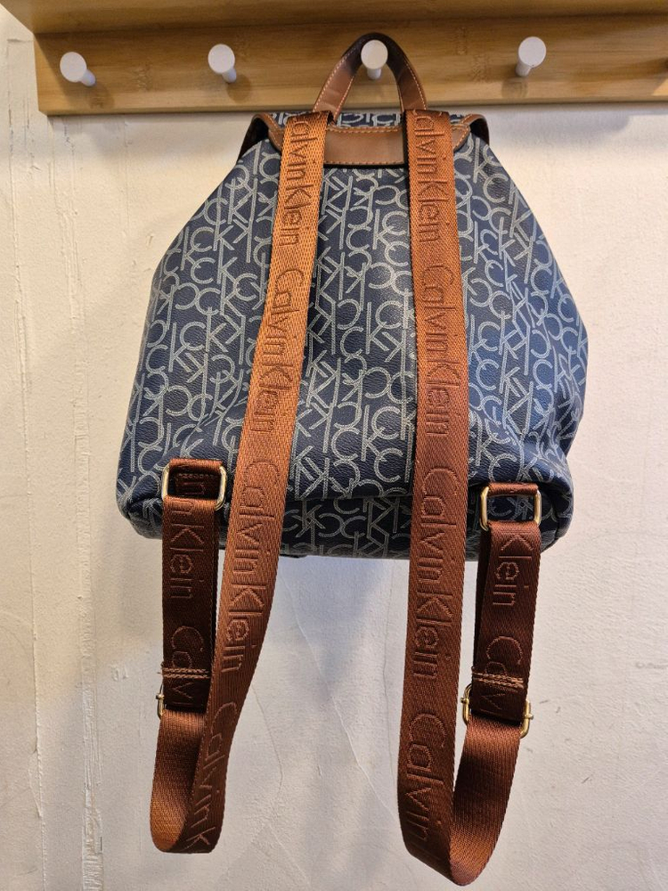 캘빈클라인 CK 로고 백팩 가방 이미지