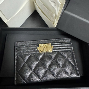 샤넬 보이 카드슬롯 이미지