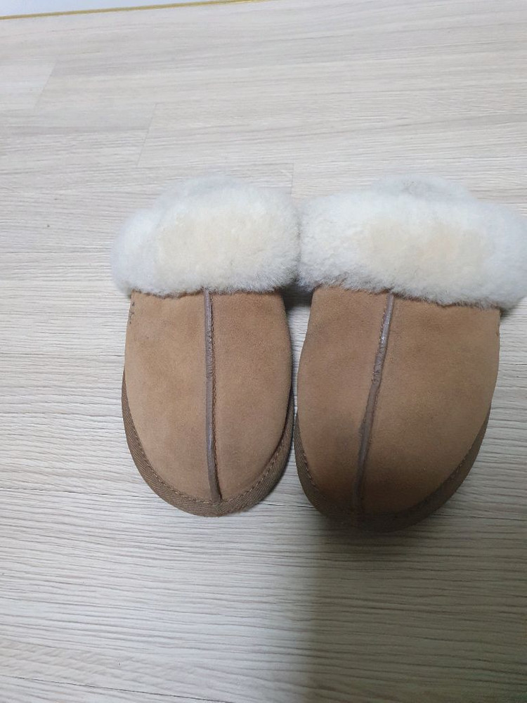 어그 체스트넛 털 슬리퍼 240--2