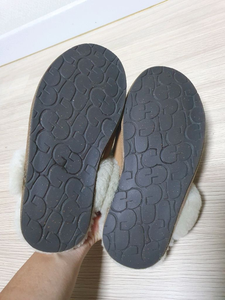 어그 체스트넛 털 슬리퍼 240--5