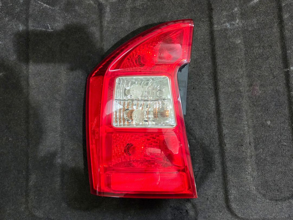 기아 뉴카렌스 데루등 테일램프 후미등 팝니다 이미지