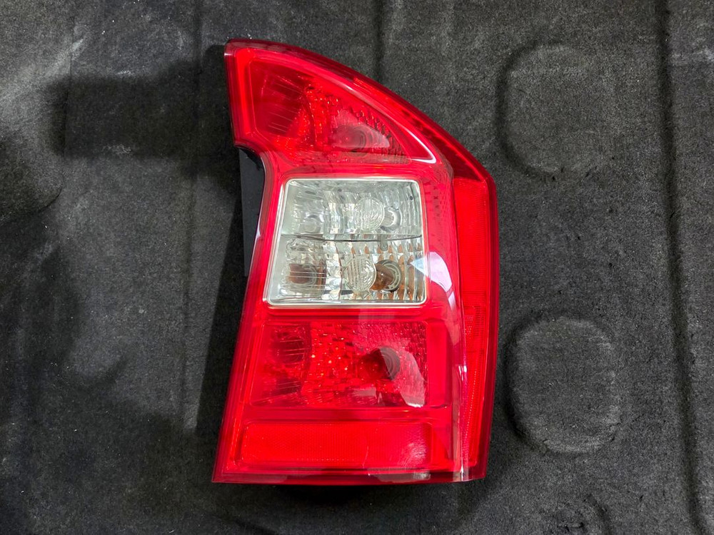 기아 뉴카렌스 데루등 테일램프 후미등 팝니다 이미지