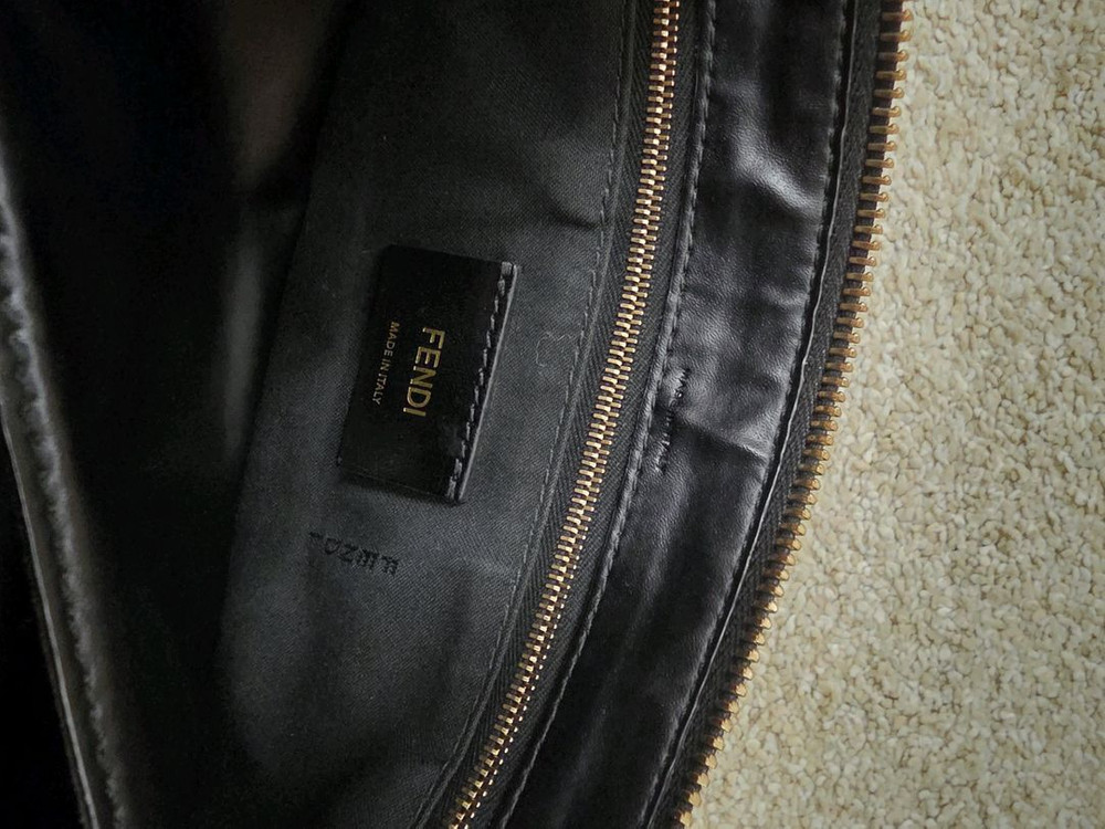 펜디 몬스터 블랙 가죽 클러치--3