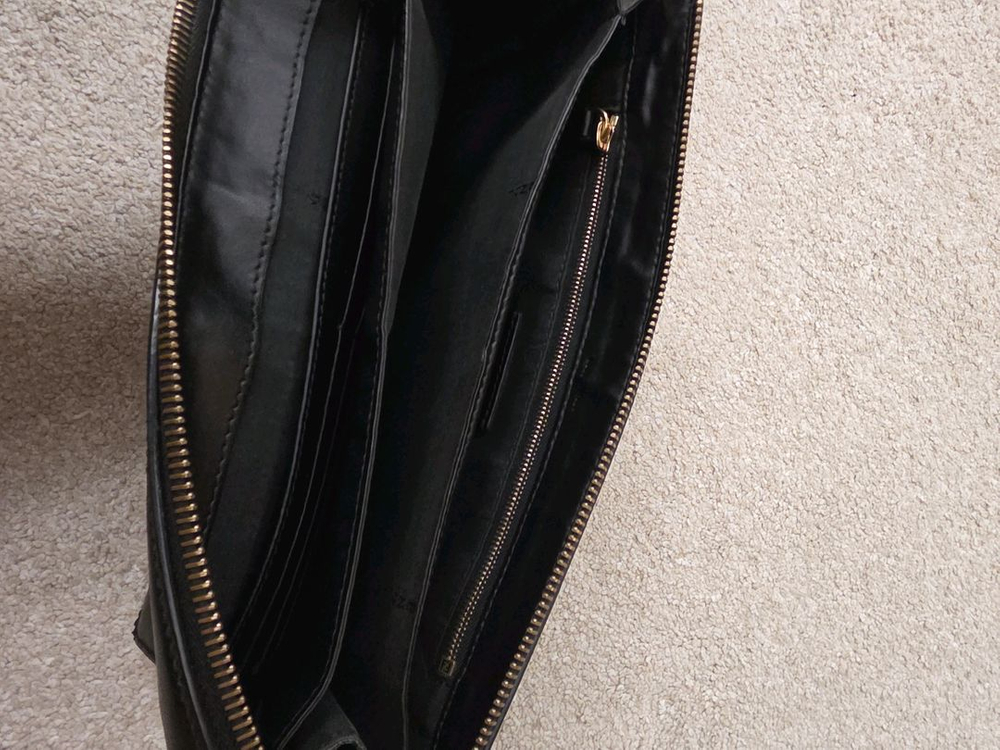 펜디 몬스터 블랙 가죽 클러치--4