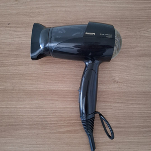 필립스 샤인 앤 프로텍트 헤어 드라이어 HP821 판매합니다~~