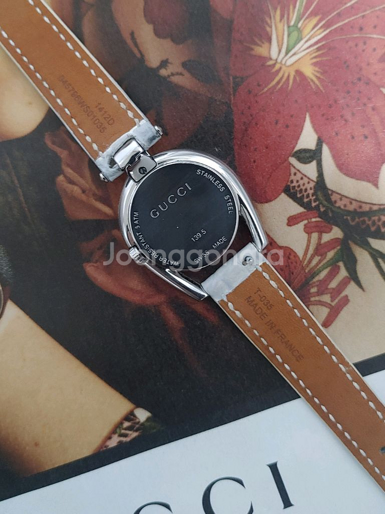 구찌 12P 다이아 자개판 여성용시계--2