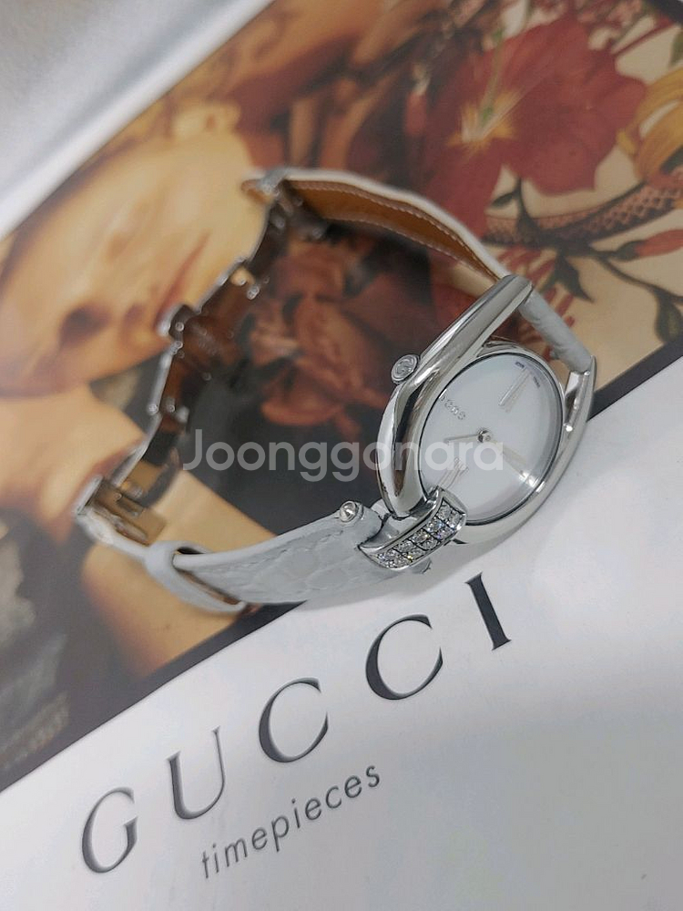 구찌 12P 다이아 자개판 여성용시계--6