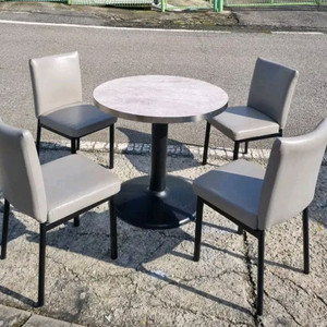 원탁 테이블 의자4개 세트 이미지